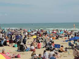 Maintained to the highest international standards for beach cleanliness and environmental management, bournemouth's beaches are some of the best in the world. W7sq9cmnv4icym