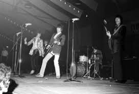 Und bis heute ist die band ganz oben in den charts. The Rolling Stones Wikipedia