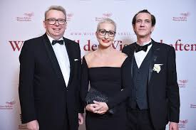 Maybe you would like to learn more about one of these? Photos Sciball20 Red Carpet Wiener Ball Der Wissenschaften 2022