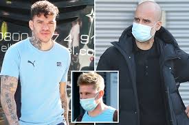Ir a la imágen previa. Pep Guardiola Admits He Needs A Break As He Heads To Barcelona And Man City Stars Arrive Home After Painful Chelsea Loss