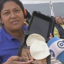 Migrante que se quejó de plato de frijoles, enviada a clases de control de  ira
