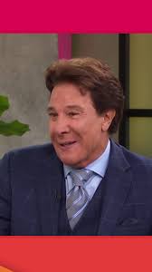 🍌 ¡Banana! En #HoyDía tuvimos a #Kevin como invitado de lujo y  #ChikyBombom hasta lo puso a bailar 🪩#DespicableMe4 #minions