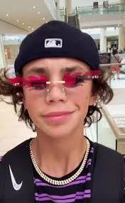 Declan Warner's Instagram, Twitter & Facebook