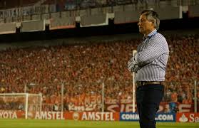 Con 59 años, holan comenzó su nexo con el deporte en el hockey, como director técnico. Gigante Sul Americano Oficializa A Chegada Do Tecnico Ariel Holan