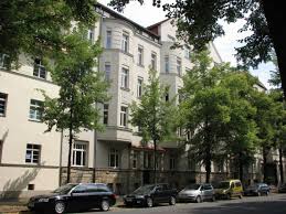 Über 23 ferienwohnungen & ferienhäuser inklusive bewertungen für den kurzen oder langen urlaub, zum beispiel apartments/wohnungen in einer anlage, studios und weitere. 4 Zimmer Wohnung Zu Vermieten Coppistrasse 28 04157 Leipzig Mapio Net