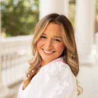 Alicia Hopper's Instagram, Twitter & Facebook