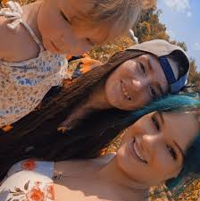 Couple in Tuscarawas County asking for food