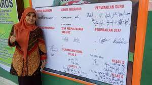 Mereka ada yang sengaja memberikan permen, coklat atau susu kotak. Ini Yang Dilakukan Min Maros Baru Jadi Contoh Sekolah Ramah Anak Di Sulsel Tribun Timur