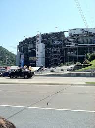 Pocono raceway is a located in long pond within the pocono mountains of pennsylvania. Bristol Motor Speedway Stock Car Racing Wiki Fandom