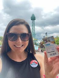 Do you get birthday pin and free ice cream at Kings Island