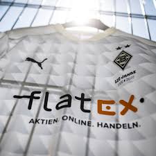 Inspired by the energy of the fans and featuring the club's classic green and black colours, this. Classic Football Shirts On Twitter Shirt Alert Borussia Monchengladbach Have Released Their 120th Anniversary Home Kit For The 20 21 Season What Do You Think Https T Co Z1oxcrbseh
