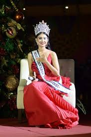 Rabiya mateo of iloilo city was crowned miss universe philippines 2020 on sunday. Miss Universe Philippines 2020 Rabiya Mateo Lights Up Festive Walk Iloilo S Giant Christmas Tree