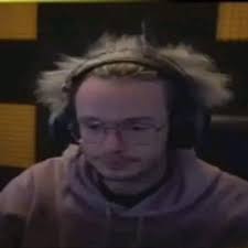 Nadaje na żywo na swoim kanale na twitch. Xayoo Album On Imgur