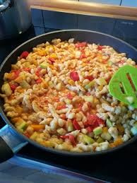 Gesunde Spatzle Pfanne Mit Paprika Und Zucchini Von Chickenuk Chefkoch Rezept Spatzle Rezepte Hauptspeise