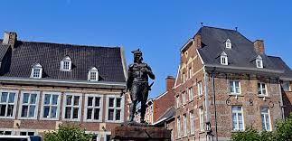 Het protest tegen de komst van de chinese internetreus alibaba naar de luchthaven van luik groeit ook in limburg. Tongeren Und Tournai Belgiens Alteste Stadte