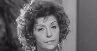 الاسم الحقيقي للراحلة سناء جميل، التي ولدت في أبريل عام 1930، وقدمت طوال مسيرتها ما ويبدو أن رحلة سناء جميل الفنية والإنسانية كانت تفتقد إلى عائلتها، حيث كانت لديها. ÙÙ‰ Ø°ÙƒØ±Ù‰ Ø¯ÙÙ† Ø³Ù†Ø§Ø¡ Ø¬Ù…ÙŠÙ„ Ù‚ØµØ© ÙƒÙØ§Ø­ Ø²Ù‡Ø±Ø© Ø§Ù„ØµØ¨Ø§Ø± Ø§Ù„ØªÙ‰ Ù„Ù…Ø¹Øª ÙÙ†ÙŠØ§ ÙˆØªØ¨Ø±Ø£ Ù…Ù†Ù‡Ø§ Ø£Ù‡Ù„Ù‡Ø§ Ø§Ù„ÙŠÙˆÙ… Ø§Ù„Ø³Ø§Ø¨Ø¹