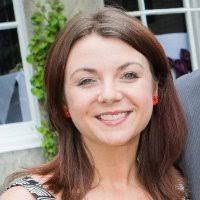 Anna Lomas's Instagram, Twitter & Facebook