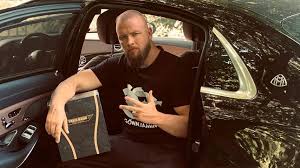 Carmen und davina sind dieses mal auf einem sightseeing trip der anderen art. 100 000 Euros To Geiss Kids Now Kollegah Says It World Today News