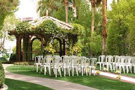 Flamingo Las Vegas Hotel Outdoor Las Vegas Wedding Las Vegas Weddings Flamingo Las Vegas