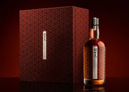 Karuizawa 1965 Monyou Edition La Maison Du Whisky Whisky Packaging Packaging Design Inspiration Bottle