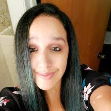 Gloria Marron's Instagram, Twitter & Facebook