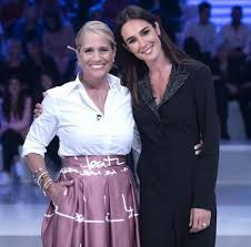 La conduttrice di verissimo è nata il 26 ottobre 1979 ed oggi ha 40 anni. Heather Parisi Il Dramma Segreto Ho Sofferto Di Bulimia A Causa Di Persone Terribili