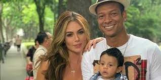 Y es que debido a que este amor comenzó cuando guarín todavía estaba casado con andreina fiallo, las críticas hacia la presentadora no se hicieron esperar. Noticias Hoy Sara Uribe Y Fredy Guarin Terminaron Su Relacion Segun Video En Instagram Fuera Del Futbol Futbolred