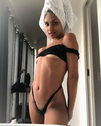 Heloa Green - Free nude pics, galleries & more at Babepedia