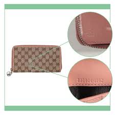 To determine if a gucci bag is fake or real start with the pockets. Gucci A Close Look At They Patented Logos And Serials Vintagemania