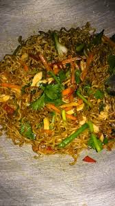 Sajikan menu hidangan ini dengan sepiring nasi hangat yang pulen nah, agar anda bisa menyajikan hidangan ayam goreng bumbu pedas manis dirumah, yuk simak langsung. Resepi Maggi Goreng Sedap Pedas