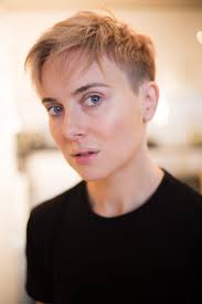 Faye Sewell's Instagram, Twitter & Facebook