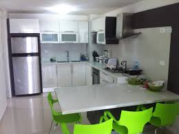 Alacenas, vitrinas, y mobiliario para la zona de lavandería y plancha, realizados a medida y en las mejores. Cocina Tipo Italiana Con Acabados Alto Inv Provel Ca Cocinas Closets Banos Y Muebles Modernos En General Facebook