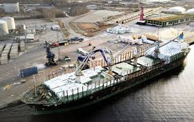 Satamaoperaattori rep�isi laivausenn�tyksen: Euroports Pietarsaari lastasi  yhteen alukseen 650 rekkakuormallista sahatavaraa | Pietarsaaren Sanomat