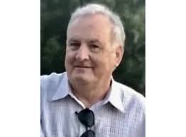 Renee Luster's Instagram, Twitter & Facebook