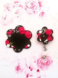 Duo Badge Infirmiere Aide Soignante Porte Ciseaux Enrouleur Etsy Polymer Clay Art Clay Art Badge