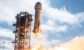 Dabei erreichte sie eine höhe von rund 105 kilometern, bevor sie zur erde zurückkehrte. Flug Ins All Jeff Bezos Versteigert Online Ticket Fur Blue Origin