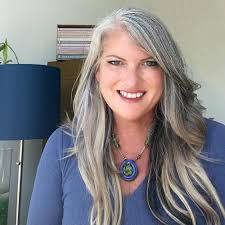 Ashley Komaromi's Instagram, Twitter & Facebook