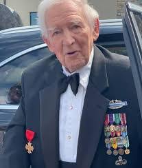 Frank Bemis's Instagram, Twitter & Facebook