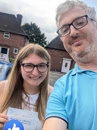 Jessica Beardmore's Instagram, Twitter & Facebook