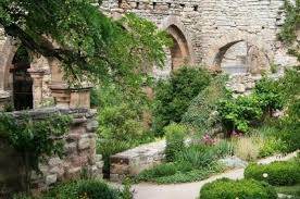 Monastery Cloister Abbey Ruin In Common With English And European Gardens Of The Period Medieval Scottish Gardens Wer Formal Garden Garden Flower Beds Garden