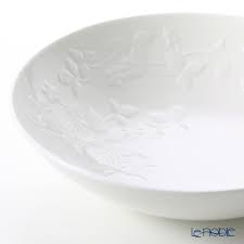 Buy for $92.00 from the official us store. Le Noble Wedgwood Wild Strawberry White Bowl 22cm