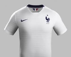 Après avoir dévoilé les maillots du nigéria et l'angleterre début février à londres lors de l'événement mercurial, nike présente aujourd'hui ce que nous. Tous Les Maillots Nike De L Equipe De France Depuis 2011 Footpack