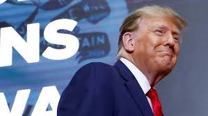 In an Iowa gym, Republicans faced a choice. They chose Donald Trump