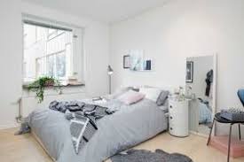 Foto dan lukisan di pigura bikin kamar lebih terkesan eksotis. 8 Pilihan Desain Kamar Tidur Paling Efektif Bikin Cowok Betah Arsitag Com Line Today