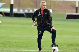 Uno de sus pupilos en su época como entrenador de nacional, diego arias, se refirió a esas cualidades, que, como entrenador, puede ayudar a potenciar al jugador dentro y fuera de la cancha en la selección colombia. Rueda Entrego Las Llaves De La Seleccion Colombia A Cuadrado Tras No Haber Convocado A James