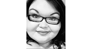 Ellen Hoskins's Instagram, Twitter & Facebook