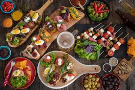 Una gastronomia influenzata da diverse. Tapas Spagnole Cosa Sono Ricette Tipiche E Le Idee Per Farle Melarossa
