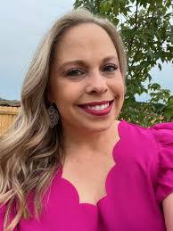 Katelyn Grant's Instagram, Twitter & Facebook