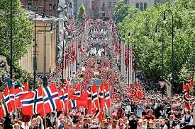 Stabsmusikken og oslo håndverker sangforening 10.30 barnetoget ankommer slottet og 17. Pin Pa Norways National Day