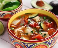 Sopa De Pollo A La Mexicana You Ll Find All Of Your Favorite Mexican Flavors Mixed Together In This Soup Diabet Mexican Soup Chicken Recipes Chowder Recipes